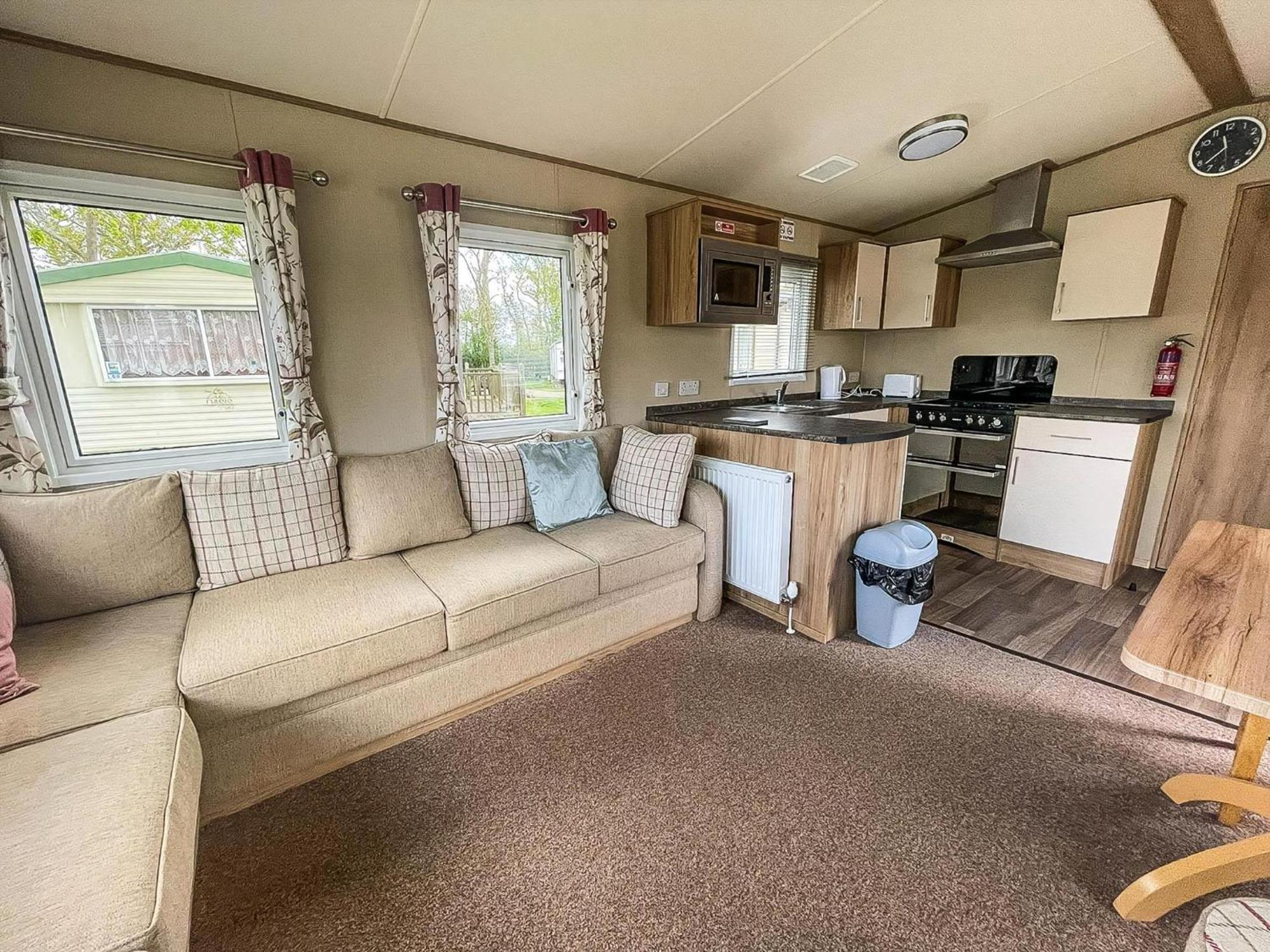 Lovely 6 Berth Caravan With Decking At Carlton Meres In Suffolk Ref 60058M 萨克斯曼德姆 外观 照片