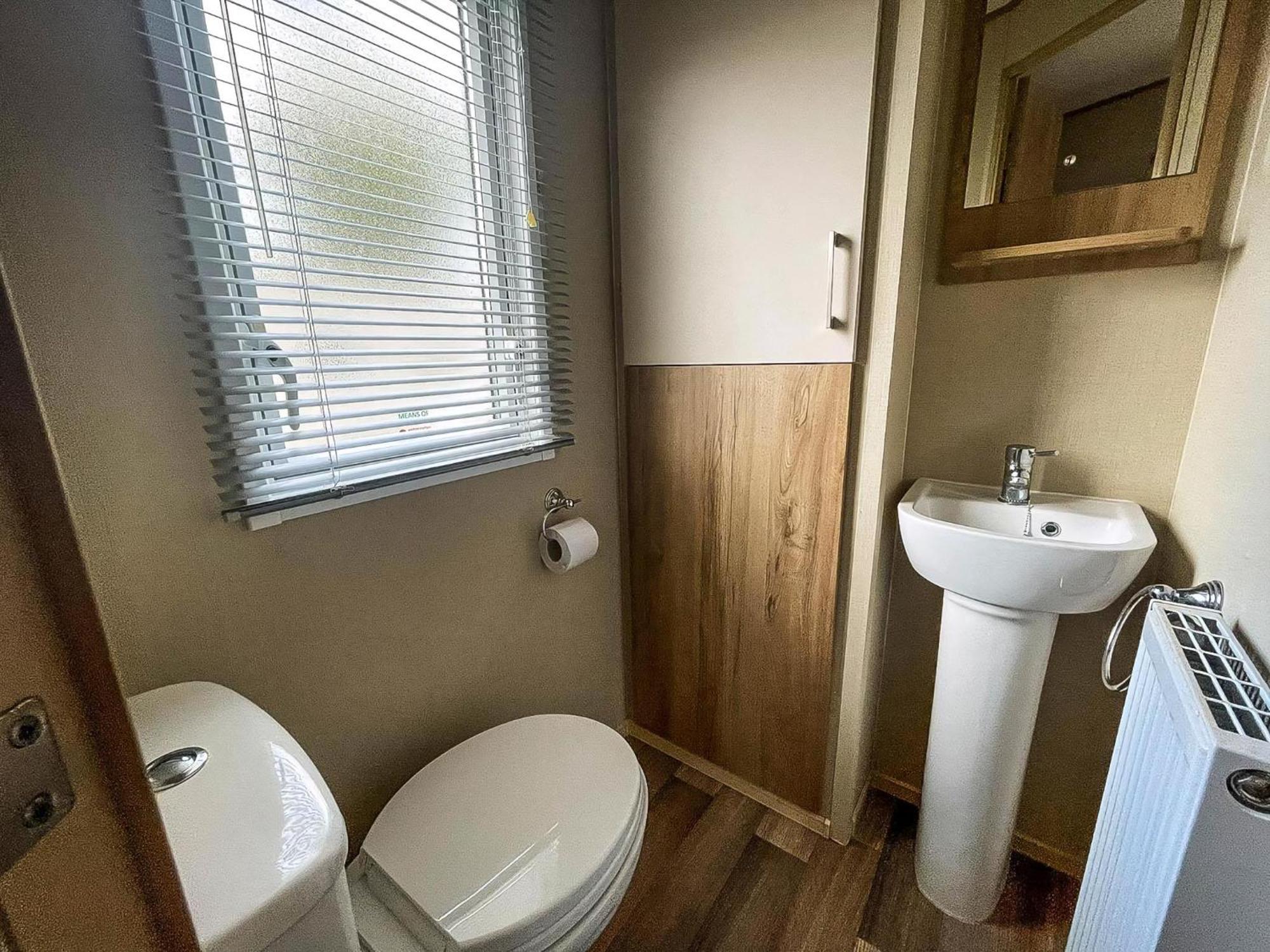 Lovely 6 Berth Caravan With Decking At Carlton Meres In Suffolk Ref 60058M 萨克斯曼德姆 外观 照片